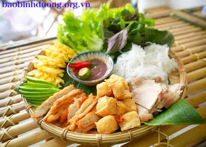 Đến Hà Nội ăn gì ngon bổ rẻ? Những món ngon Hà Nội nên ăn thử 1 lần