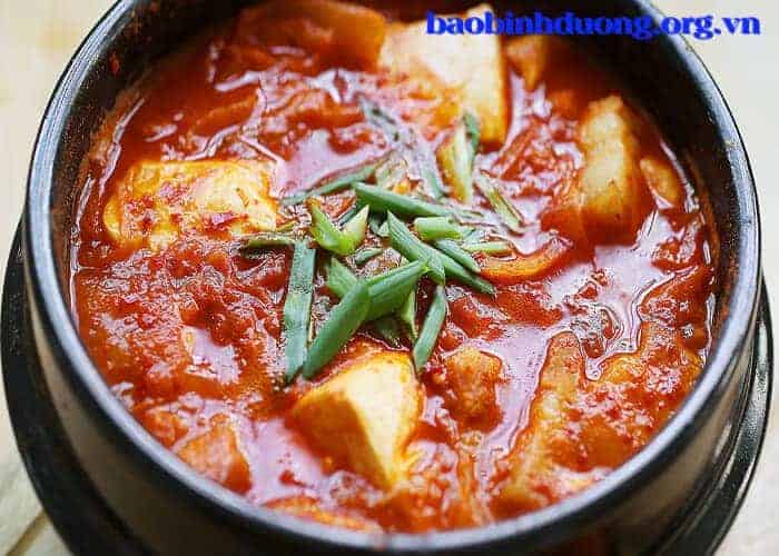 Cách làm món súp kim chi đậu phụ Hàn Quốc cực ngon